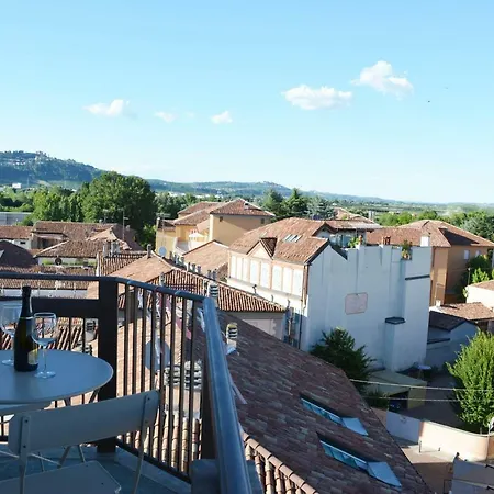 Alba Alla Finestra. Una Casa In Centro Alba (Piedmont)